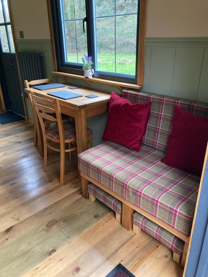 Brook The Shepherd Hut Солтэш Экстерьер фото